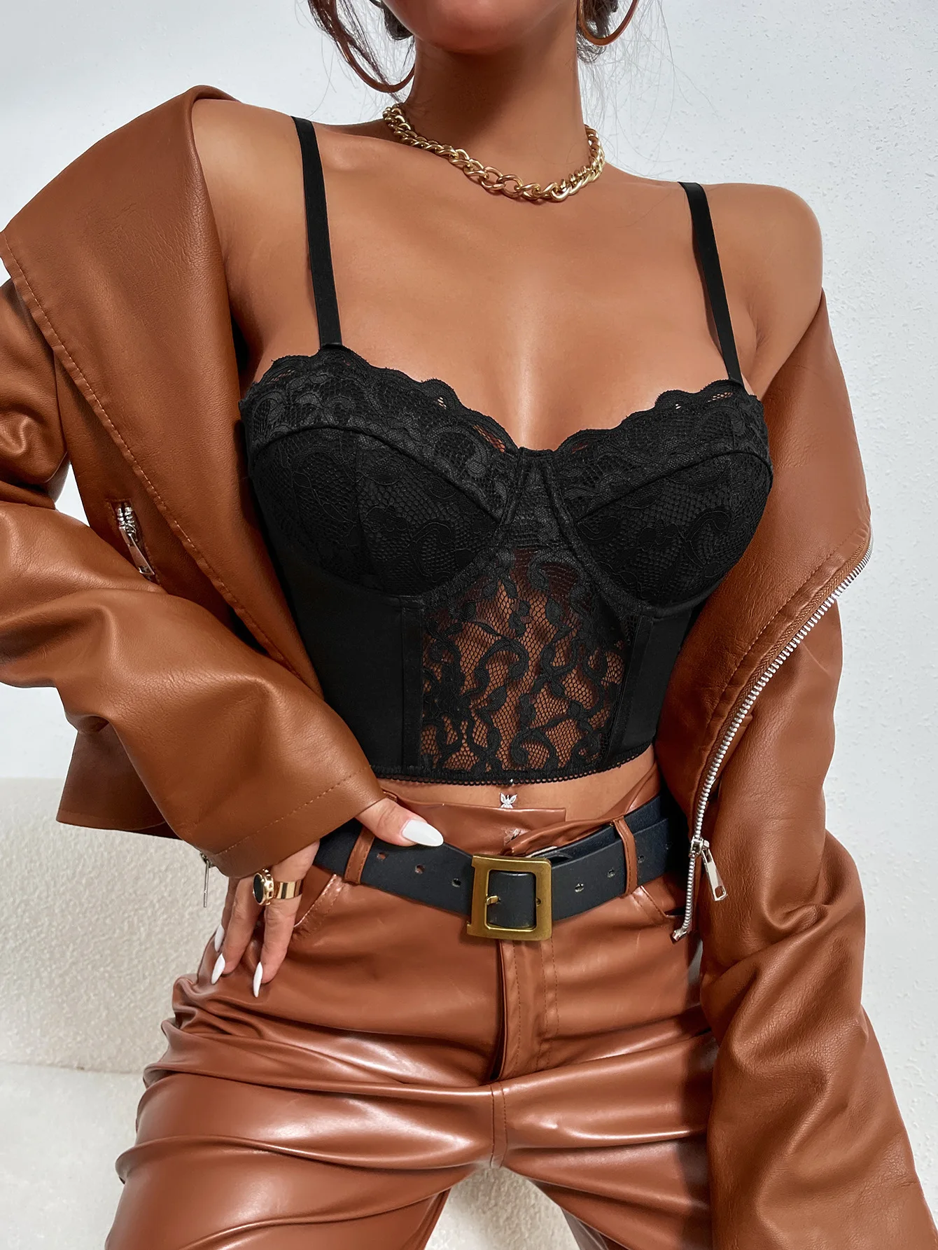 Кружевная Сексуальная Обтягивающая майка с открытой спиной 
Кружевная Сексуальная Обтягивающая майка с открытой спиной