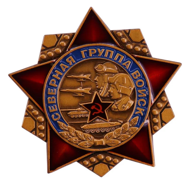 Значок в стиле милитари с надписью «Красная звезда»
Значок в стиле милитари с надписью «Красная звезда»