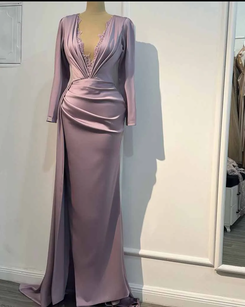 2022 черные Выпускные платья русалки без бретелек с бисером и коротким рукавом
2022 черные Выпускные платья русалки без бретелек с бисером и коротким рукавом