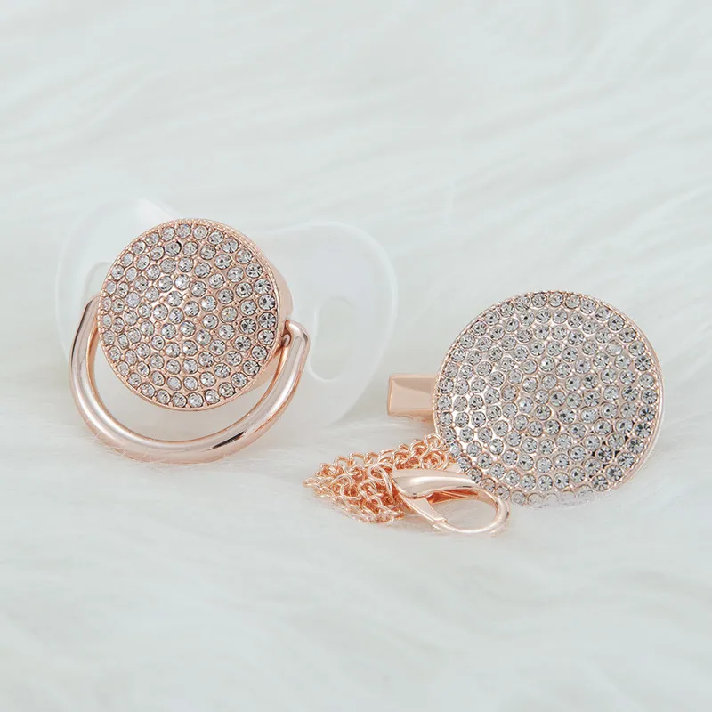 Миокар под заказ с любым именем, Золотая жемчужина, блестящая соска и соска, зажим, не содержит Бисфенол А, пустышка, блестящий уникальный подарок, детский душ
Миокар под заказ с любым именем, Золотая жемчужина, блестящая соска и соска, зажим, не содержит Бисфенол А, пустышка, блестящий уникальный подарок, детский душ