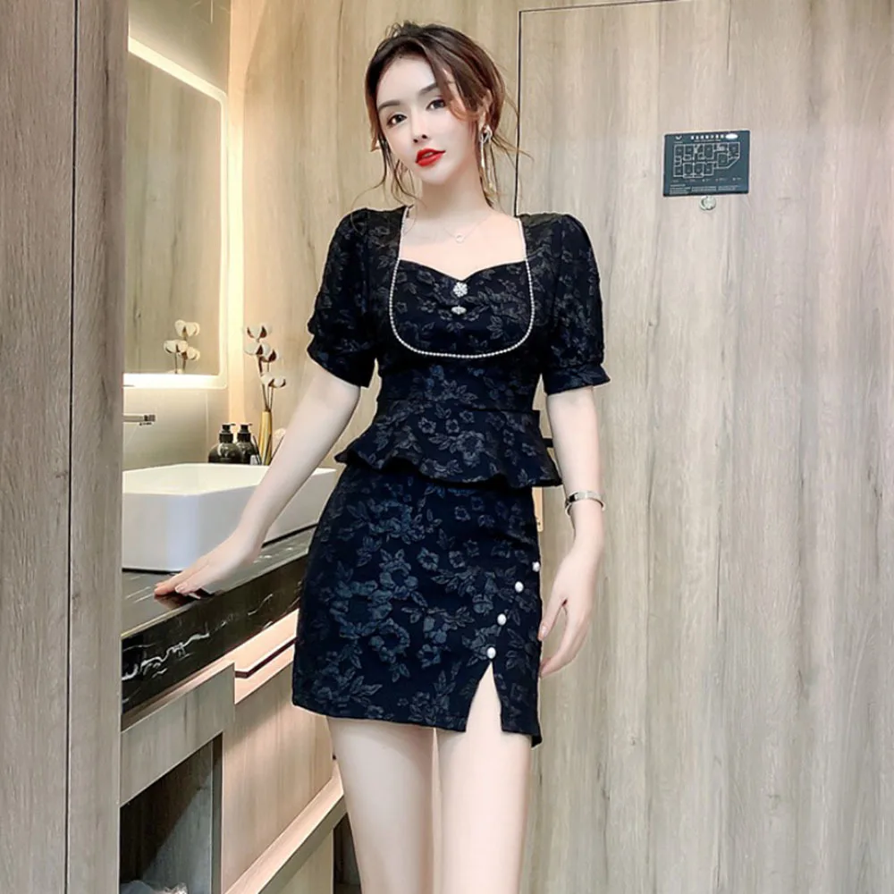 Summer Elegant Jacquard Two-piece Set Womens 2022 Square Collar Puff Sleeve Beading Short Top High Waist Slit Bag Hip Skirt Suit
Summer Elegant Jacquard Two-piece Set Womens 2022 Square Collar Puff Sleeve Beading Short Top High Waist Slit Bag Hip Skirt Suit