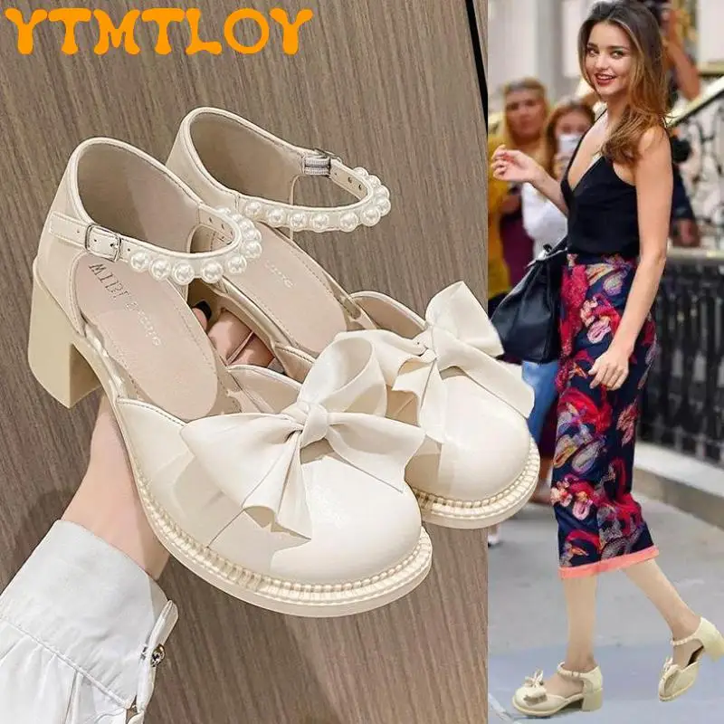 Mary Jane Small Leather Shoes 2022 Spring And Summer New Fashion All-match High Heels Thick Heel Temperament Bow Non-slip Women'
Mary Jane Small Leather Shoes 2022 Spring And Summer New Fashion All-match High Heels Thick Heel Temperament Bow Non-slip Women'