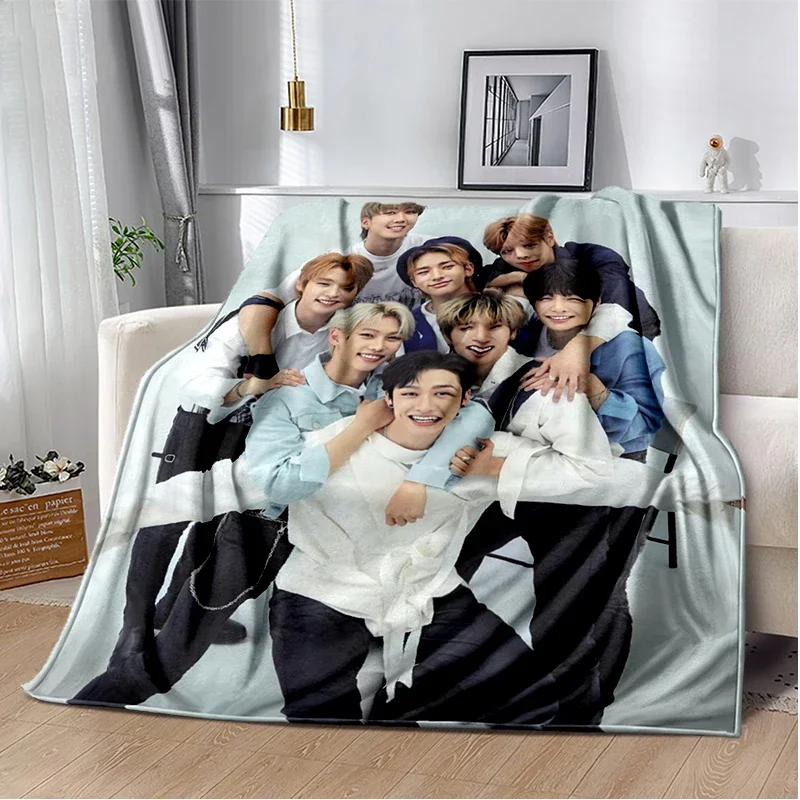 Новое одеяло для мальчиков KPOP Bang chan, мягкое удобное одеяло, утепленное всесезонное одеяло для детей, подходит для дивана, кровати, офиса
Новое одеяло для мальчиков KPOP Bang chan, мягкое удобное одеяло, утепленное всесезонное одеяло для детей, подходит для дивана, кровати, офиса