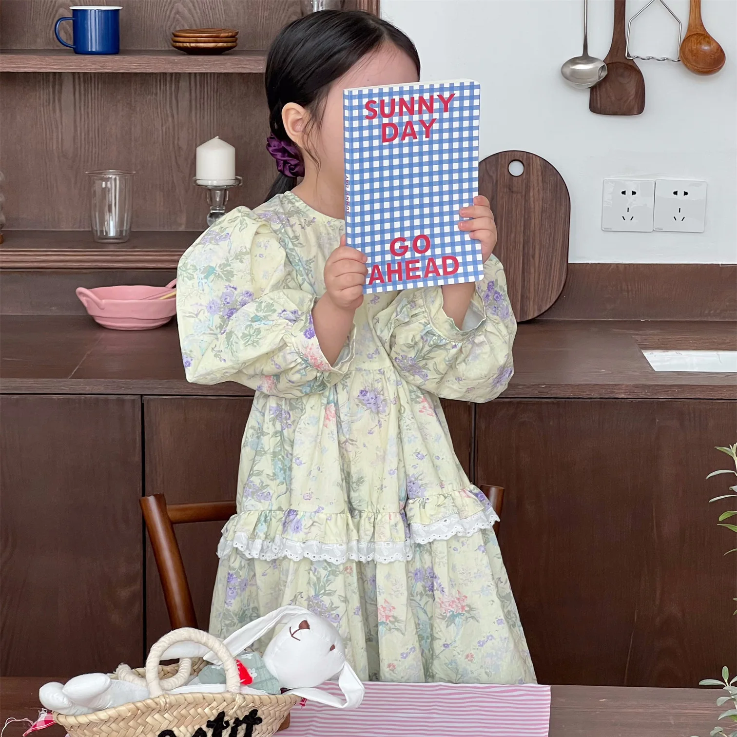 4748C Korean Girl's Dress Spring 2023 New Floral Cotton Cake Skirt Bubble Sleeve Girl's Dress Princess Dress
4748C Korean Girl's Dress Spring 2023 New Floral Cotton Cake Skirt Bubble Sleeve Girl's Dress Princess Dress