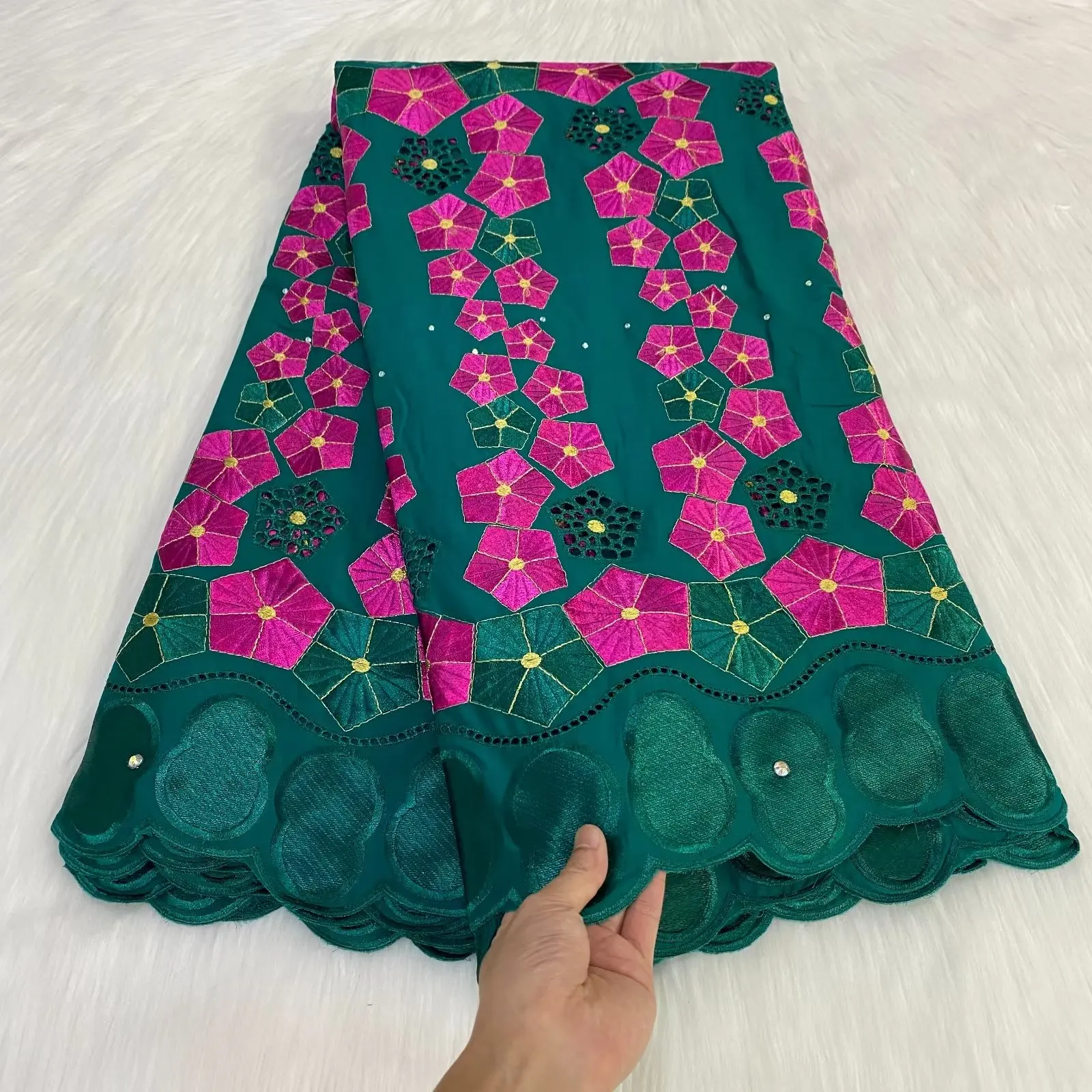 Fashion 2022 High Quality Swiss Lace Fabric 5Yards African Lace Fabrics Swiss Voile Lace in Switzerland Dubai Fabric with Stones
Fashion 2022 High Quality Swiss Lace Fabric 5Yards African Lace Fabrics Swiss Voile Lace in Switzerland Dubai Fabric with Stones