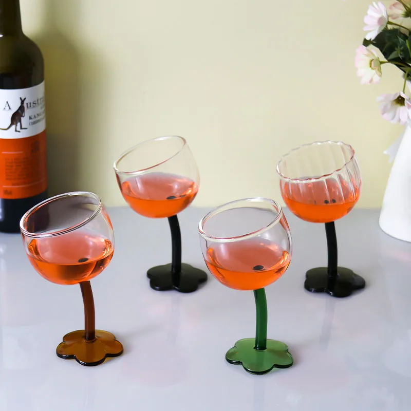 Tilt Head Cute Flower Medieval Goblet Black Transparent Vertical Pattern Retro French Romantic Champagne Glass
Tilt Head Cute Flower Medieval Goblet Black Transparent Vertical Pattern Retro French Romantic Champagne Glass