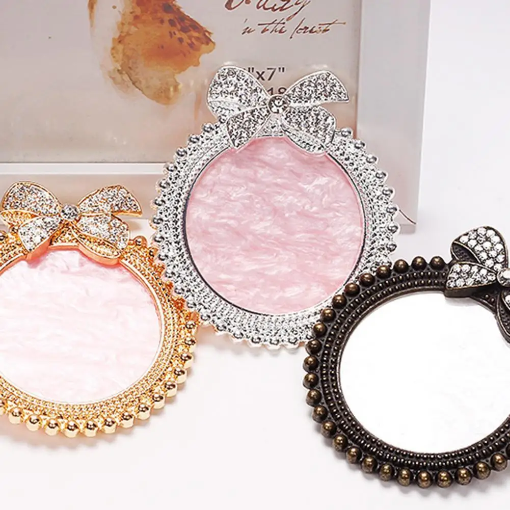 Makeup Plate Useful Portable Exquisite Nail Tips Display Board Makeup Plate for Home Use Nail Display Board Manicure Palette
Makeup Plate Useful Portable Exquisite Nail Tips Display Board Makeup Plate for Home Use Nail Display Board Manicure Palette