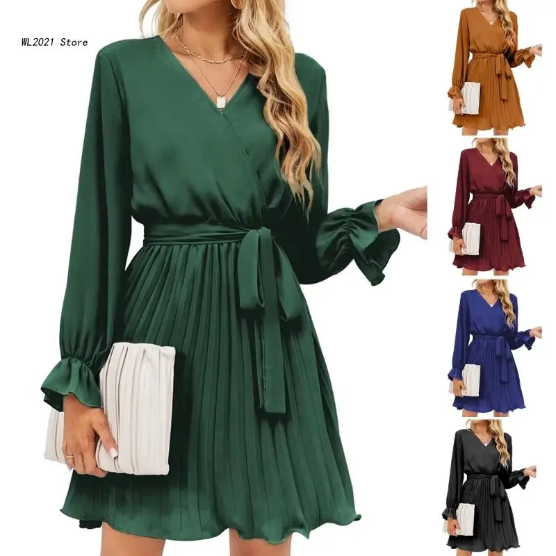 Женское платье с длинным рукавом и V-образным вырезом
Женское платье с длинным рукавом и V-образным вырезом