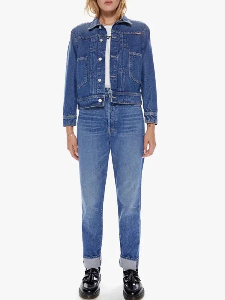 Женская джинсовая куртка с вышивкой на спине, плиссированная облегающая однобортная короткая куртка с отложным воротником и длинным рукавом
Женская джинсовая куртка с вышивкой на спине, плиссированная облегающая однобортная короткая куртка с отложным воротником и длинным рукавом