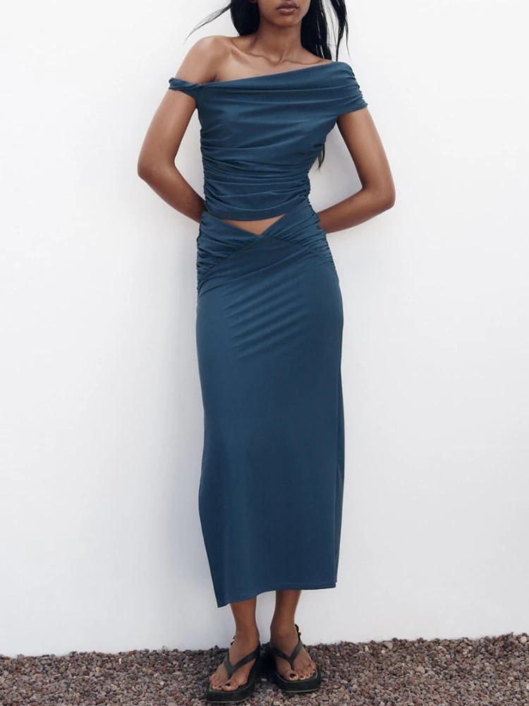 Women's Summer New Suit Pleated Decoration Asymmetric Strapless Top Front V-shaped Waist Side Slit High Waist Pleated Skirt
Women's Summer New Suit Pleated Decoration Asymmetric Strapless Top Front V-shaped Waist Side Slit High Waist Pleated Skirt