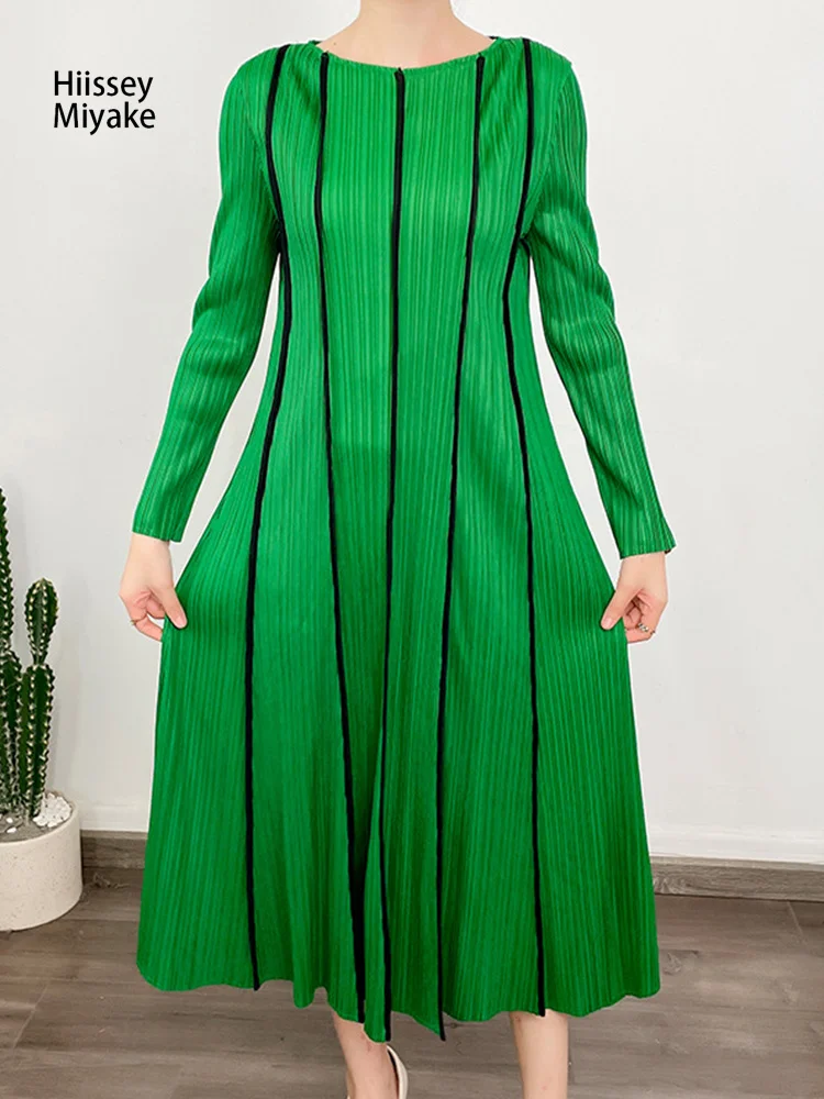 Модные дизайнерские полосатые модели HiIssey Miyake для женщин на раннюю весну, повседневные плиссированные платья для отпуска с круглым вырезом ... 
Модные дизайнерские полосатые модели HiIssey Miyake для женщин на раннюю весну, повседневные плиссированные платья для отпуска с круглым вырезом ...