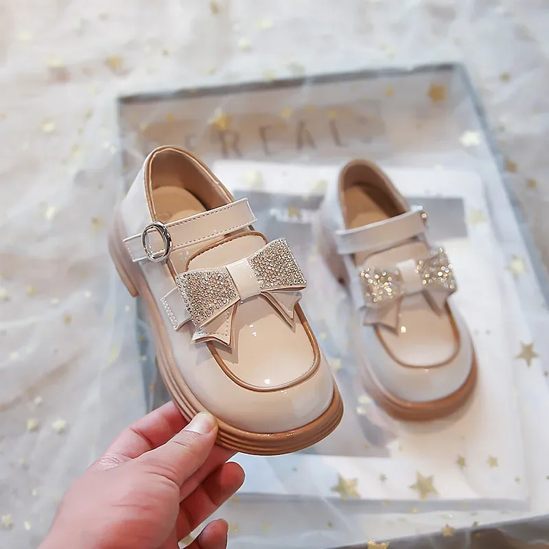 Children‘s Leather Shoes for Toddlers Girls Party Flats Kids Loafers 2024 New Fashion Shiny Bowknot Princess Shoes Size 26-33
Children‘s Leather Shoes for Toddlers Girls Party Flats Kids Loafers 2024 New Fashion Shiny Bowknot Princess Shoes Size 26-33