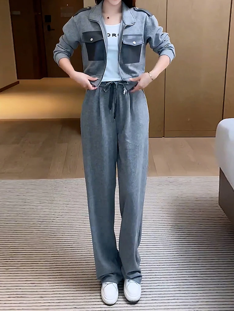 Модный повседневный спортивный костюм для женщин, новинка осень 2023, облегающий пиджак + брюки, комплект из двух предметов, женская одежда с длинным рукавом и карманами
Модный повседневный спортивный костюм для женщин, новинка осень 2023, облегающий пиджак + брюки, комплект из двух предметов, женская одежда с длинным рукавом и карманами