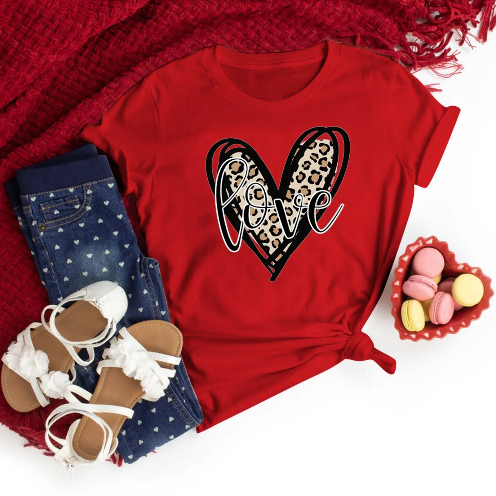 Женская футболка с коротким рукавом и принтом на День святого Валентина
Женская футболка с коротким рукавом и принтом на День святого Валентина