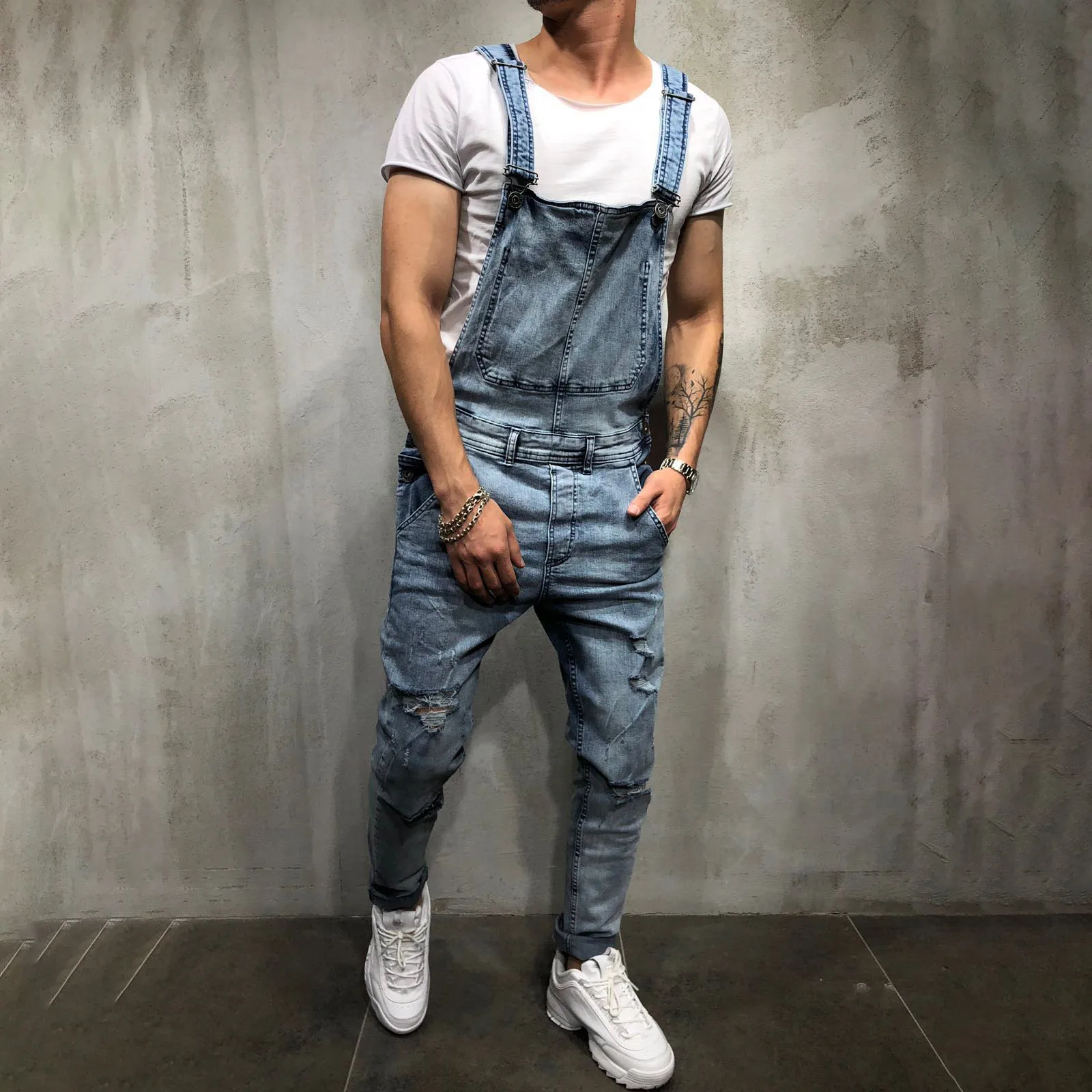 2021 Fashion Men's Ripped Jeans Jumpsuits Ankle Length Letter Printing Distressed Denim Bib Overalls For Men Suspender Pants
2021 Fashion Men's Ripped Jeans Jumpsuits Ankle Length Letter Printing Distressed Denim Bib Overalls For Men Suspender Pants