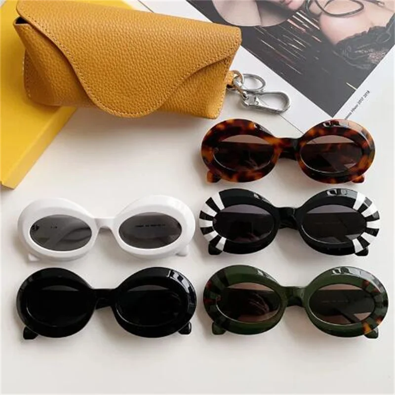 Fashion Sunglasses Oversized Sunglasses For Womens In Acetate Mens Fashion Trend Style High Quality Glasses UV Protection 40091
Fashion Sunglasses Oversized Sunglasses For Womens In Acetate Mens Fashion Trend Style High Quality Glasses UV Protection 40091