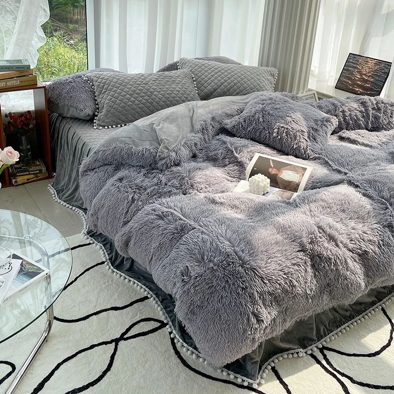 High end Winter Super Warm Soft Coral Velvet Thicken Bedding Set Ins Solid Grey Plush Quit Cover Quilted Bed Skirt with Pom-pom
High end Winter Super Warm Soft Coral Velvet Thicken Bedding Set Ins Solid Grey Plush Quit Cover Quilted Bed Skirt with Pom-pom