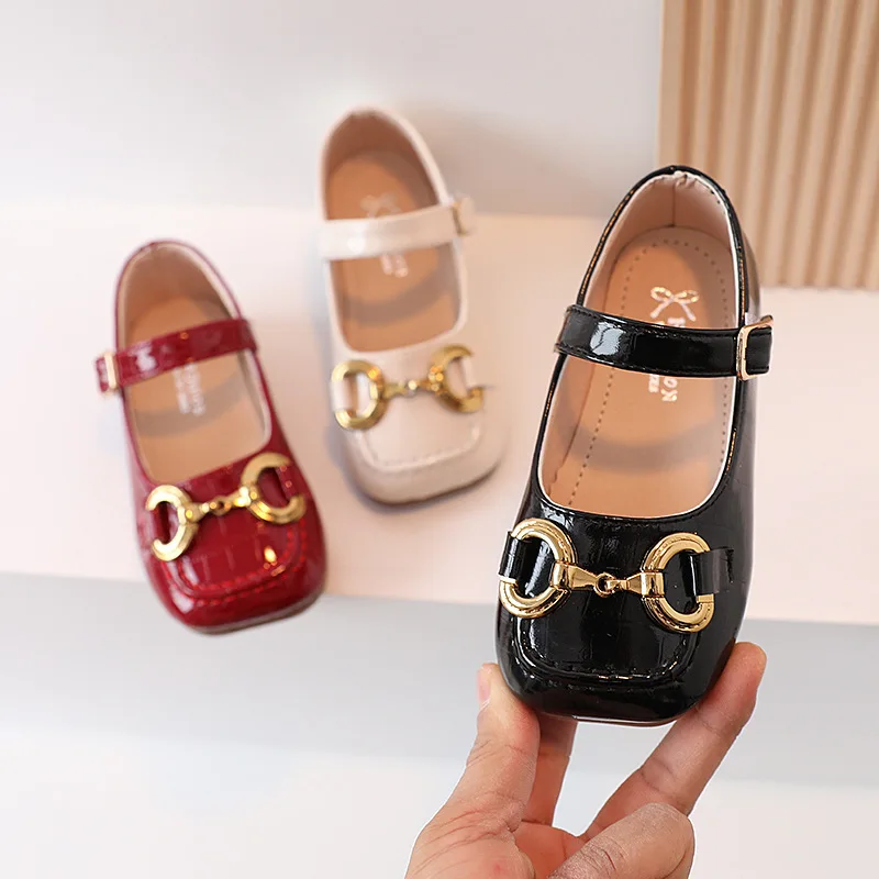 Girls Red Mary Janes 2022 Spring New Children Fashion Spring Casual Retro with Metal Kids Retro Dress Shoes Shallow for Party
Girls Red Mary Janes 2022 Spring New Children Fashion Spring Casual Retro with Metal Kids Retro Dress Shoes Shallow for Party