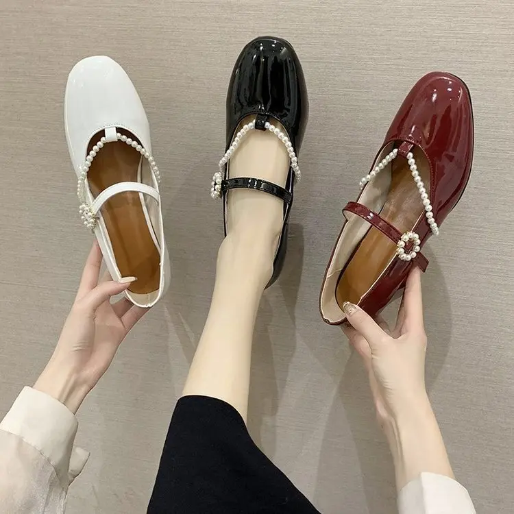 Shoes Female Footwear Square Toe Large Size Women Casual Sneaker Modis Clogs Platform Pearl Decorateion Dress Big Size New 2022
Shoes Female Footwear Square Toe Large Size Women Casual Sneaker Modis Clogs Platform Pearl Decorateion Dress Big Size New 2022