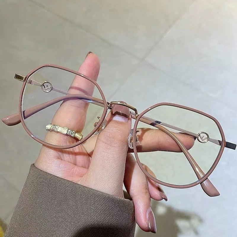 Retro Ultralight Blue Blocking Glasses Girl Metal Frame Plain Glasses Blue Light Bezel Transparent Eyewear Glasses for Women
Retro Ultralight Blue Blocking Glasses Girl Metal Frame Plain Glasses Blue Light Bezel Transparent Eyewear Glasses for Women