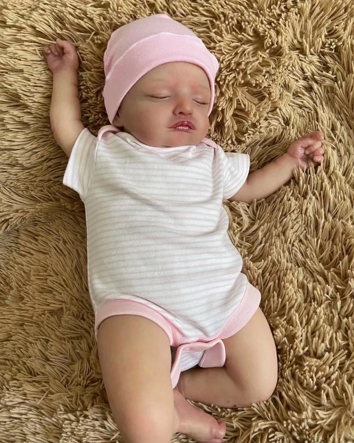 45CM Bebe Reborn Baby Doll Rosalie Sleeping Girl Lovely Newborn Hand-Drawing Hair Collectible Art Doll Toy Bebe Reborn
45CM Bebe Reborn Baby Doll Rosalie Sleeping Girl Lovely Newborn Hand-Drawing Hair Collectible Art Doll Toy Bebe Reborn