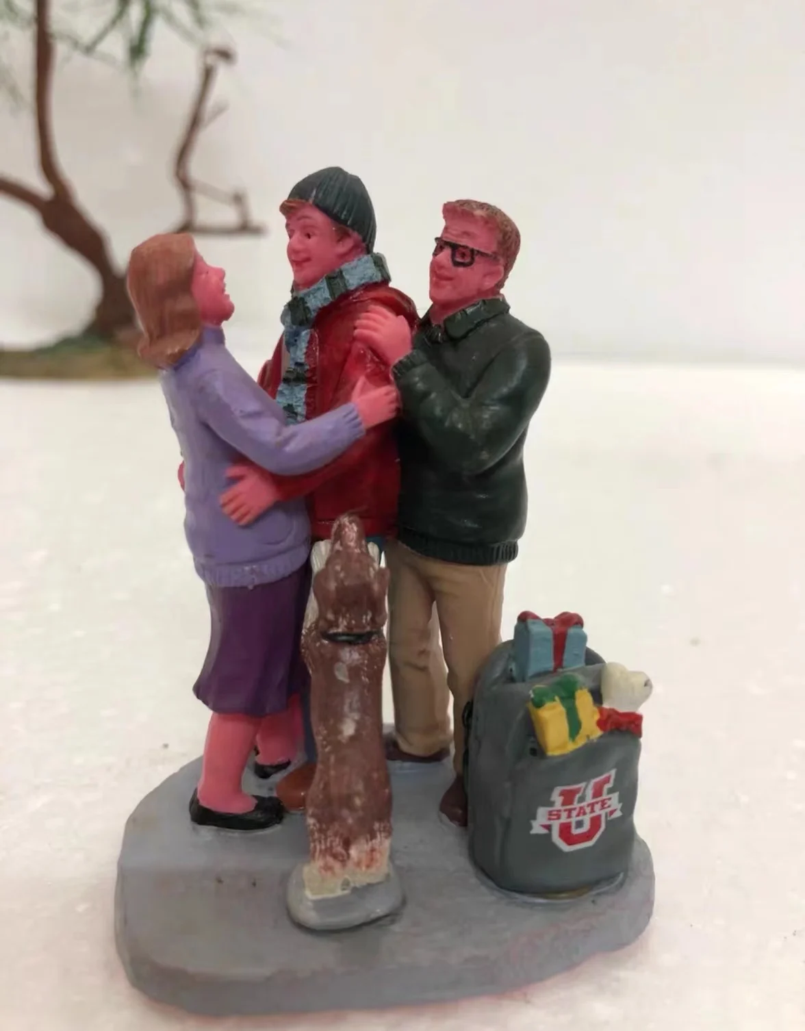 resin figure mental psychological sand table game box court therapy family with a dog
resin figure mental psychological sand table game box court therapy family with a dog