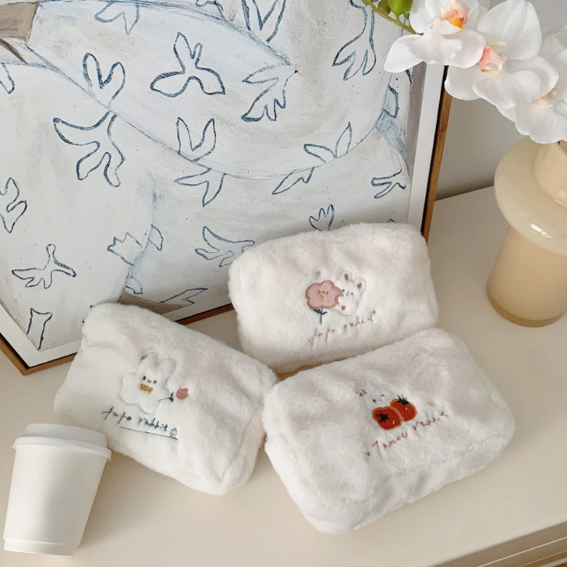 Women Cute Cartoon Embroidery Makeup Bags Pouch Autumn and Winter Soft Plush Cosmetic Bag Female Make Up Bag
Women Cute Cartoon Embroidery Makeup Bags Pouch Autumn and Winter Soft Plush Cosmetic Bag Female Make Up Bag