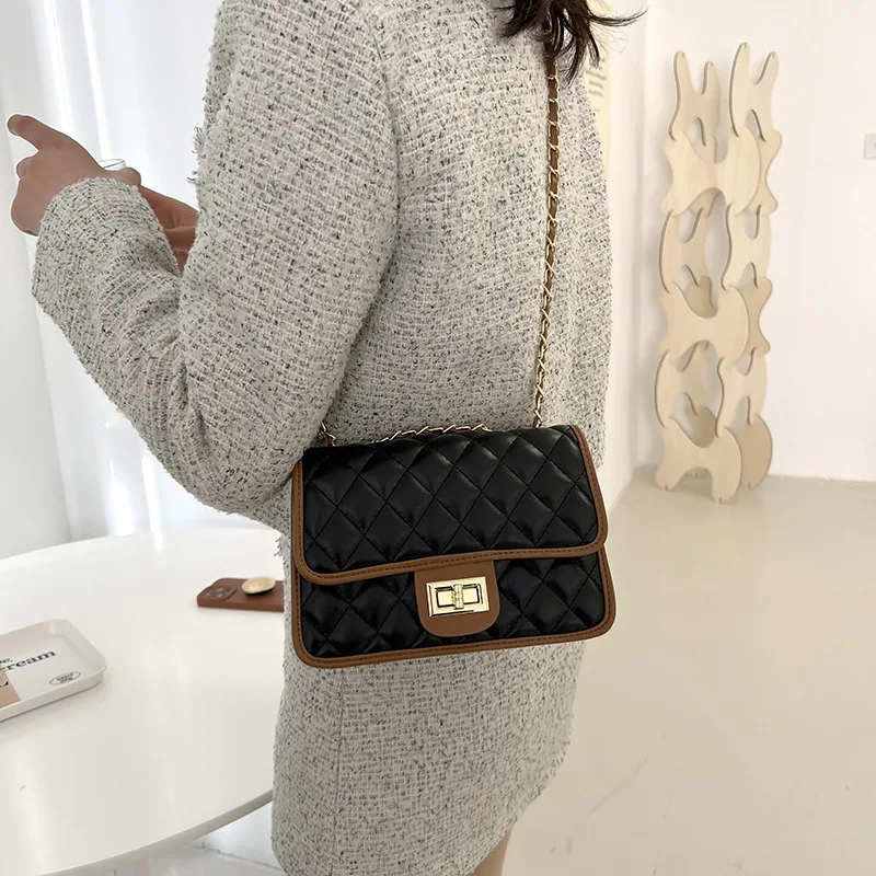 Korean Version of The Diamond Chain Small Square Bag Ladies 2022 Spring New Fashion Shoulder Bag Niche Design Messenger Bag
Korean Version of The Diamond Chain Small Square Bag Ladies 2022 Spring New Fashion Shoulder Bag Niche Design Messenger Bag