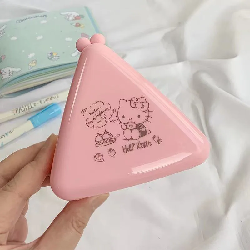 Kawaii Sanrioed Accessories Storage Box Cartoon Cute Creative Portable Triangle Desktop Small Items Jewelry Box Gift for Girls
Kawaii Sanrioed Accessories Storage Box Cartoon Cute Creative Portable Triangle Desktop Small Items Jewelry Box Gift for Girls