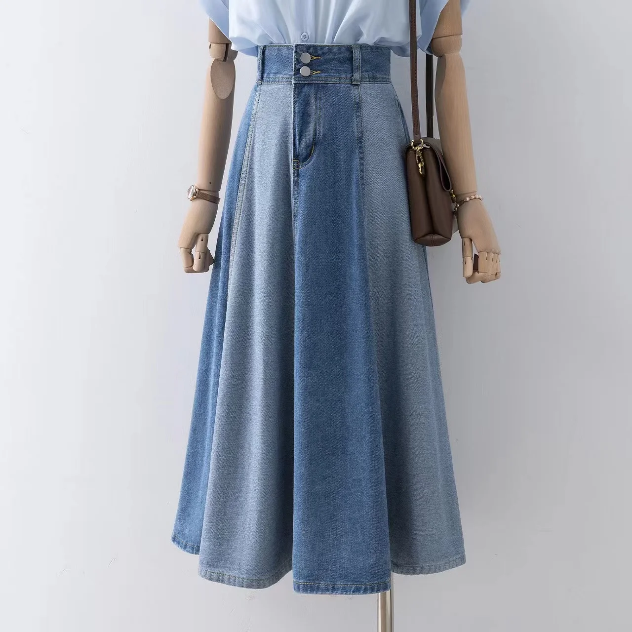 2023 New Colorblock Women's Denim Long Skirts Classic High Wasit Umbrella Jeans Skirts Female Straight A-Line Skirts
2023 New Colorblock Women's Denim Long Skirts Classic High Wasit Umbrella Jeans Skirts Female Straight A-Line Skirts