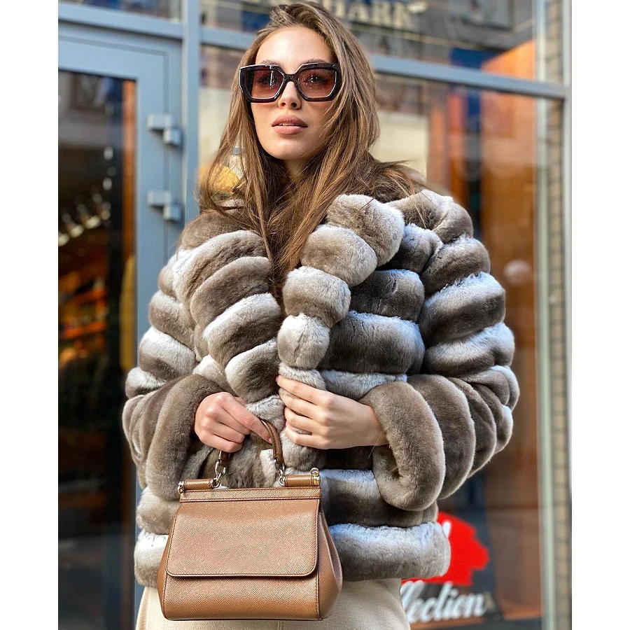 Женская короткая куртка с отложным воротником, лидер продаж 2023, короткие куртки из меха шиншиллы и кроличьего меха 
Женская короткая куртка с отложным воротником, лидер продаж 2023, короткие куртки из меха шиншиллы и кроличьего меха