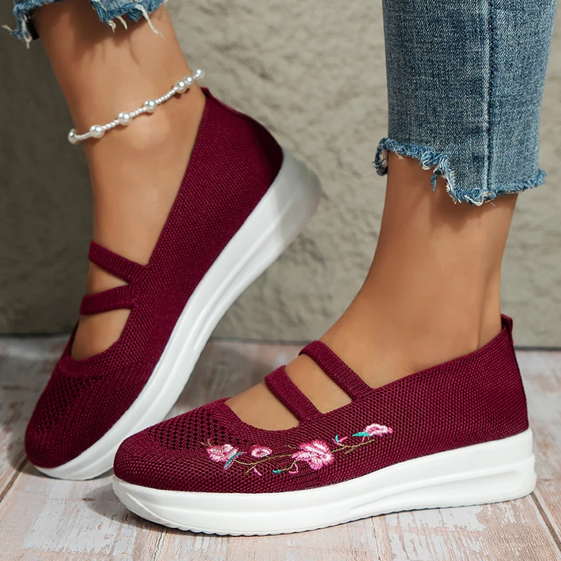 Трикотажные обувь на плоской подошве с вышивкой женские туфли; Коллекция 2023 года; Повседневные кроссовки без шнуровки на платформе; Женские лоферы из дышащего сетчатого материала; Женская обувь; Большой размер 43
Трикотажные обувь на плоской подошве с вышивкой женские туфли; Коллекция 2023 года; Повседневные кроссовки без шнуровки на платформе; Женские лоферы из дышащего сетчатого материала; Женская обувь; Большой размер 43