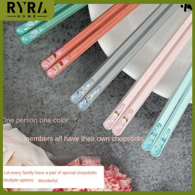 Alloy Tableware Mildew Proof High Beauty Chopsticks One Person Japanese Household Tools 5pcs Household Chopsticks Skid Resistant
Alloy Tableware Mildew Proof High Beauty Chopsticks One Person Japanese Household Tools 5pcs Household Chopsticks Skid Resistant
