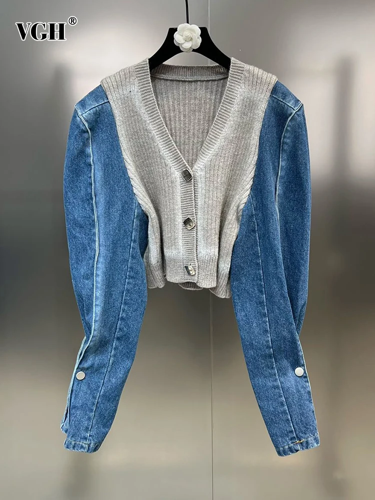 VGH Hit Color Patchwork Denim Cardigan For Women V Neck Long Sleeve Spliced Single Breasted Knitted Sweaters Female Fashion New
VGH Hit Color Patchwork Denim Cardigan For Women V Neck Long Sleeve Spliced Single Breasted Knitted Sweaters Female Fashion New