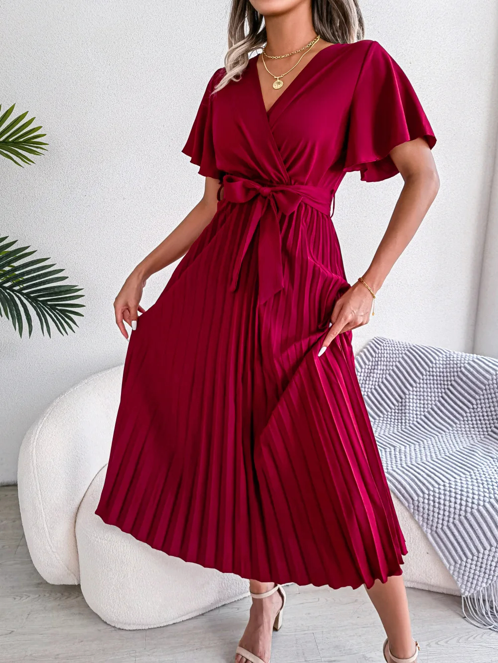 Elegant Women's Spring/Summer Red Cross V-Neck Large Fold Long Dress Fashion Women's Short Sleeve Lace Up High Waist Dresses
Elegant Women's Spring/Summer Red Cross V-Neck Large Fold Long Dress Fashion Women's Short Sleeve Lace Up High Waist Dresses