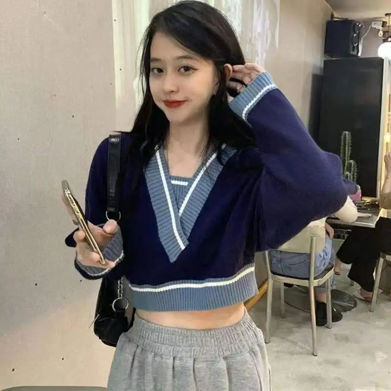 Women's Sweater2022 Autumn And Winter New Youth Loose Retro V-Neck Long-Sleeved Pullover Top Women's Jumper Sweater Women
Women's Sweater2022 Autumn And Winter New Youth Loose Retro V-Neck Long-Sleeved Pullover Top Women's Jumper Sweater Women