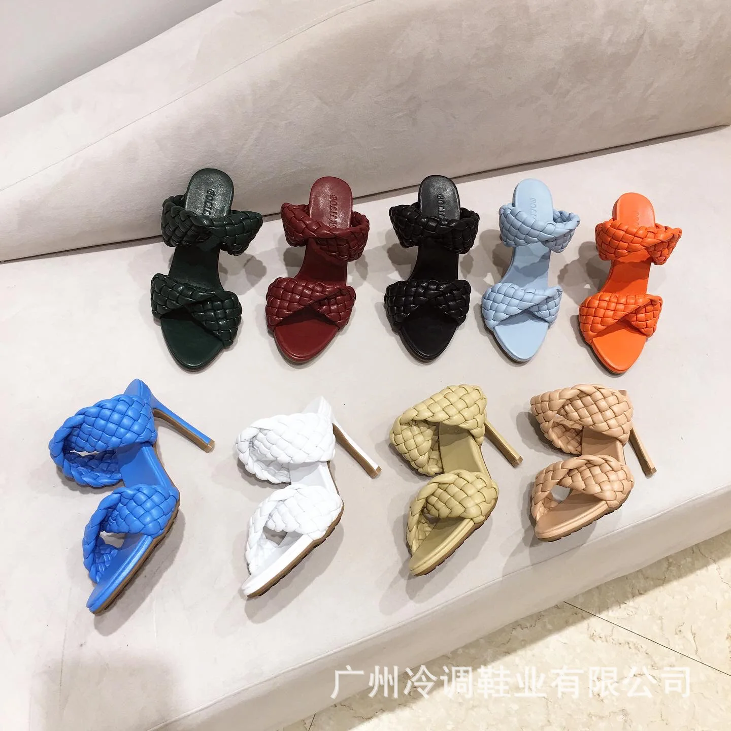 Sexy Peep Toe High Heels Slippers Summer Shoes Woman Weaved Leather Ladies Slides Brand Designer Mules Slippers Zapatos SU21 
Sexy Peep Toe High Heels Slippers Summer Shoes Woman Weaved Leather Ladies Slides Brand Designer Mules Slippers Zapatos SU21