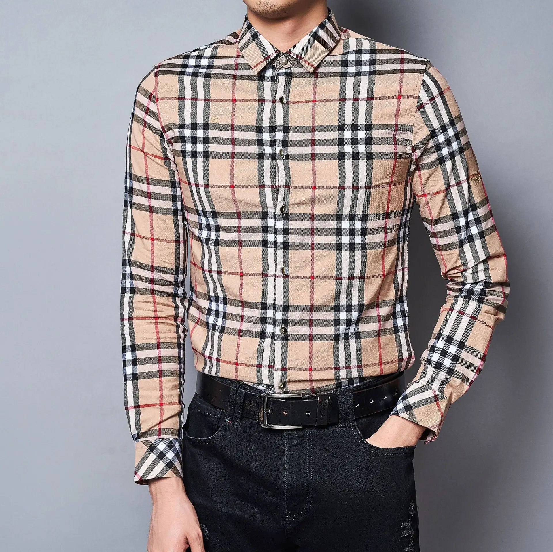 Paul Wrangler long-sleeved shirt fashion plaid new business casual long-sleeved men's and women's same plaid shirt
Paul Wrangler long-sleeved shirt fashion plaid new business casual long-sleeved men's and women's same plaid shirt