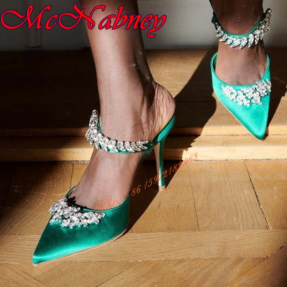 New Style Crystal Silk Sandals Slip On Pointy Toe Solid Stiletto Heels Women Shoes Summer Party Dress Designer Sandals Slide
New Style Crystal Silk Sandals Slip On Pointy Toe Solid Stiletto Heels Women Shoes Summer Party Dress Designer Sandals Slide