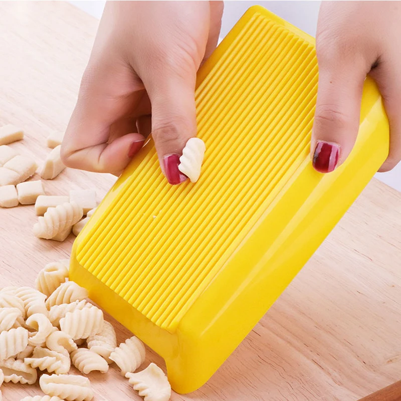 Пластиковая доска для изготовления спагетти макарон, Скалка Для Макаронных Изделий, формы для детского питания, ручной резак для ногтей, ку...
Пластиковая доска для изготовления спагетти макарон, Скалка Для Макаронных Изделий, формы для детского питания, ручной резак для ногтей, ку...