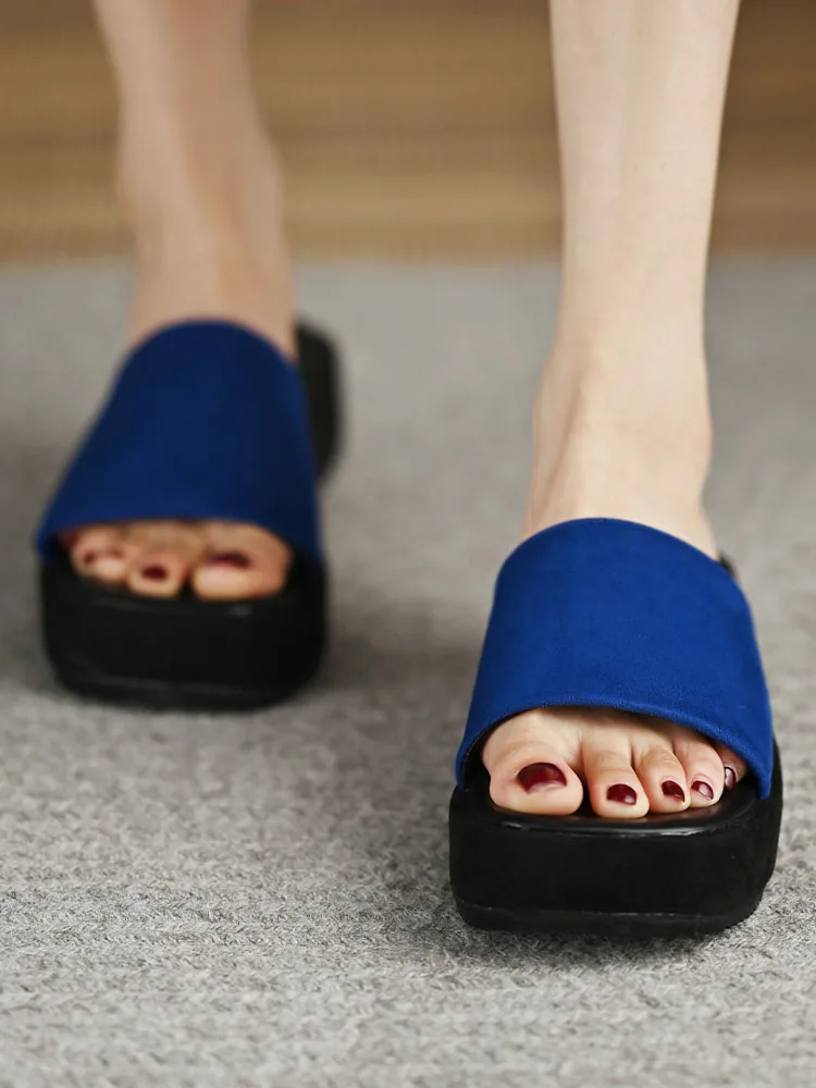 Женские блестящие туфли на плоской подошве, Повседневные Удобные Летние сланцы на платформе, новинка 2022, женские шлепанцы, женская обувь с о...
Женские блестящие туфли на плоской подошве, Повседневные Удобные Летние сланцы на платформе, новинка 2022, женские шлепанцы, женская обувь с о...