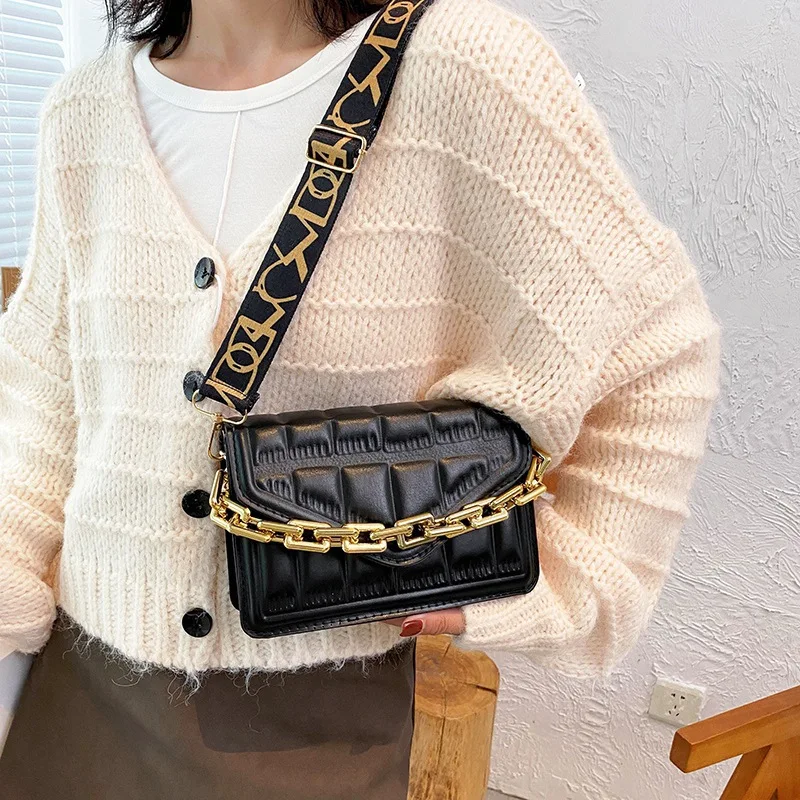 2022 Pu Leather Zipper Handbags New Fashion Texture Embossed Lacquer Folds Shoulder Bag Simple and Small Square Bags for Women
2022 Pu Leather Zipper Handbags New Fashion Texture Embossed Lacquer Folds Shoulder Bag Simple and Small Square Bags for Women