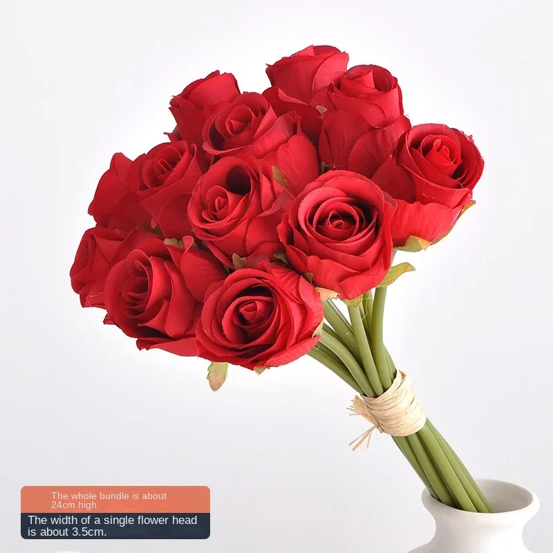 Искусственные шелковые розы бутоны 12 штук
Искусственные шелковые розы бутоны 12 штук