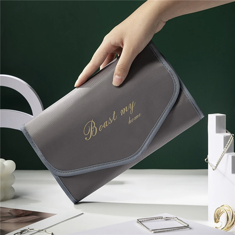 2023 New Travel Jewelry Organizer Bag Foldable Portable Jewelry Storage Bags Necklace Earrings Rings Case Multifunction
2023 New Travel Jewelry Organizer Bag Foldable Portable Jewelry Storage Bags Necklace Earrings Rings Case Multifunction