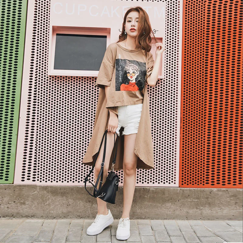 Loose short sleeved T-shirt women 2022 Summer Korean personality Irregular short in front and long behind oversized y2k tops
Loose short sleeved T-shirt women 2022 Summer Korean personality Irregular short in front and long behind oversized y2k tops