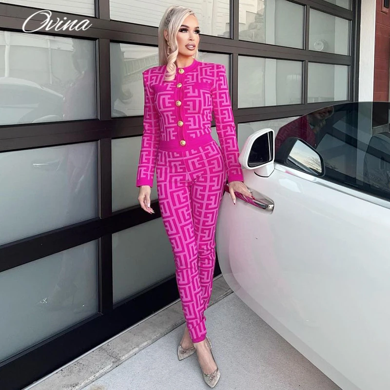 Women's High Street Top Tights Long Pants Two-piece Autumn Fashion Design Metal Single Breasted Rose Red Bandage Suit
Women's High Street Top Tights Long Pants Two-piece Autumn Fashion Design Metal Single Breasted Rose Red Bandage Suit
