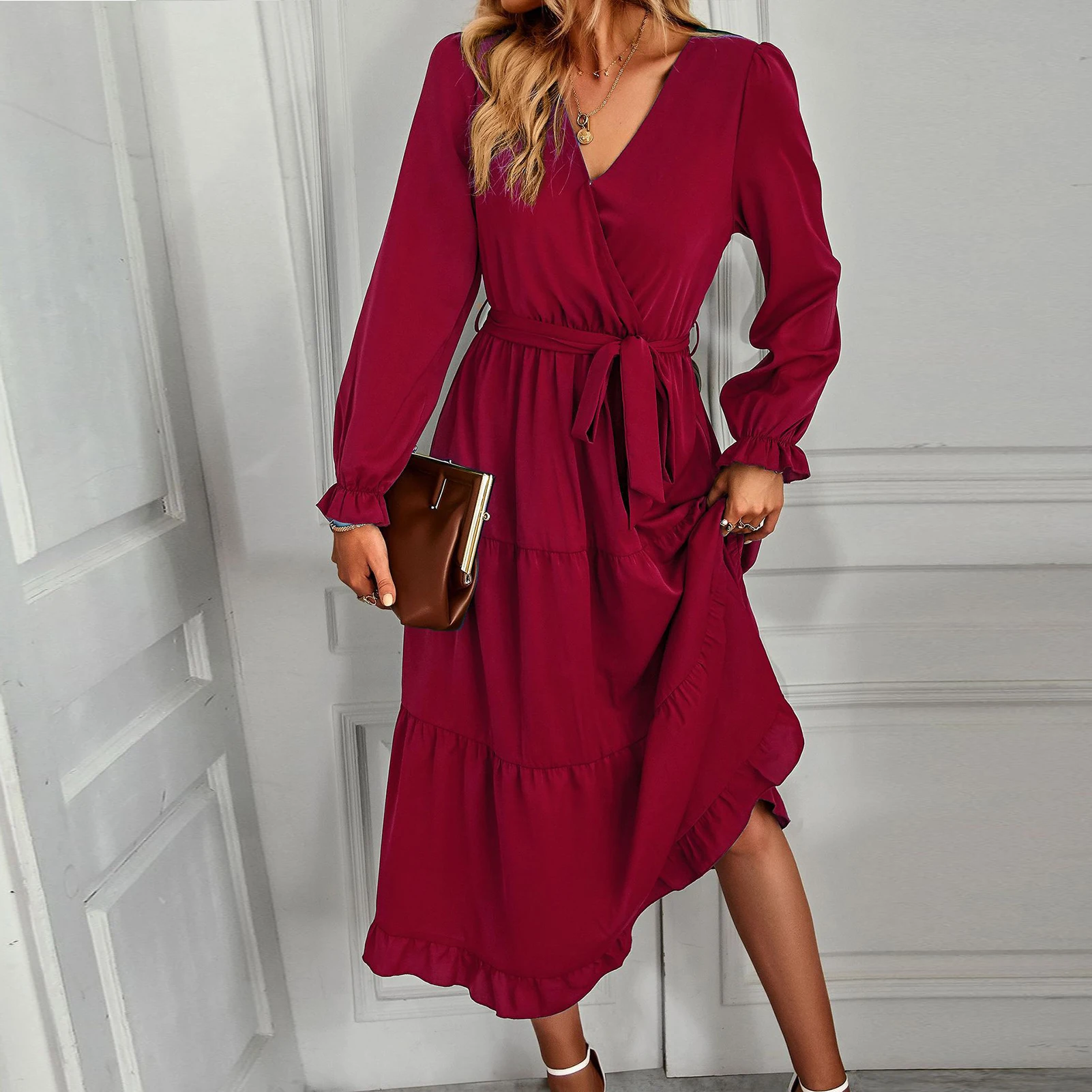 Модное женское платье с длинным рукавом и рюшами, v-образным вырезом, на шнуровке, элегантное женское однотонное летнее платье, повседневные офисные свободные плиссированные платья 2023
Модное женское платье с длинным рукавом и рюшами, v-образным вырезом, на шнуровке, элегантное женское однотонное летнее платье, повседневные офисные свободные плиссированные платья 2023