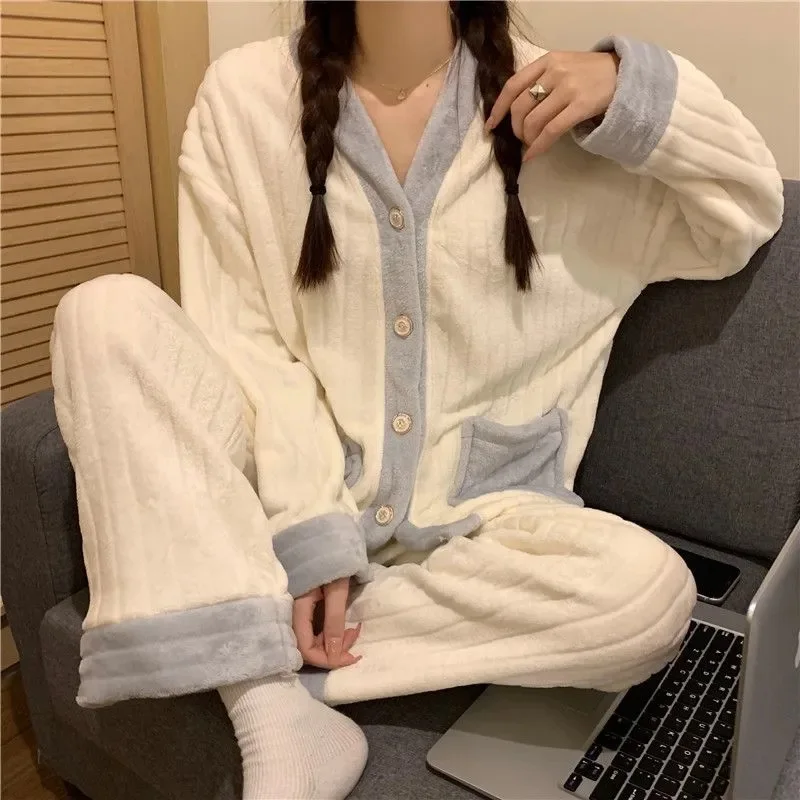 Coral Velvet Pajamas Women's Autumn And Winter Long Sleeved 2023 New Flannel Thickened Housewear Suit
Coral Velvet Pajamas Women's Autumn And Winter Long Sleeved 2023 New Flannel Thickened Housewear Suit