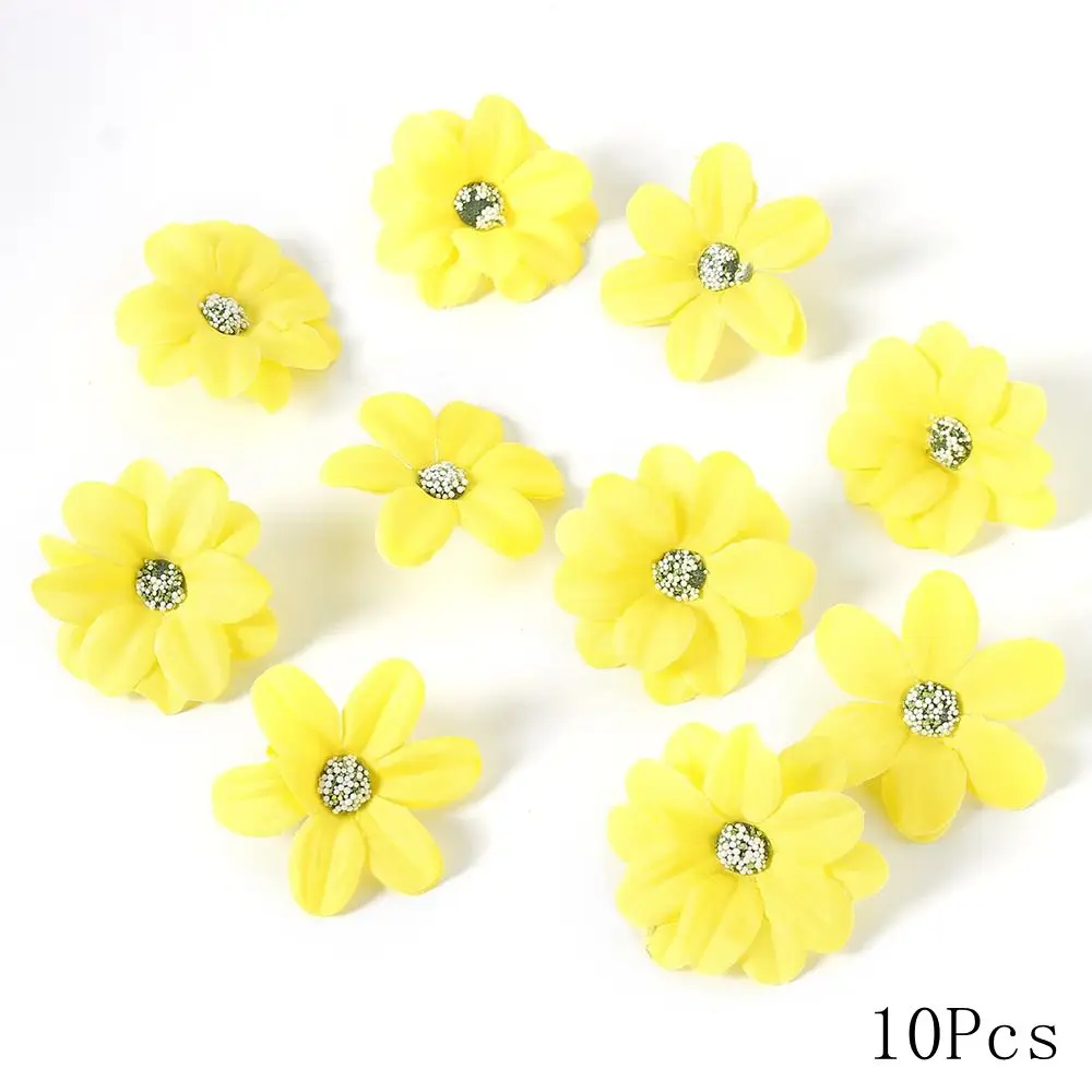 Искусственные желтые шелковые цветы
Искусственные желтые шелковые цветы