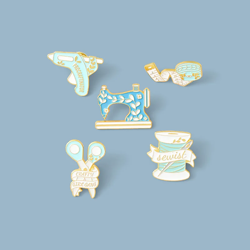 2PCS Jewelry creative cute scissors needle thread brooch cartoon sewing machine tape measure alloy dripping brooch
2PCS Jewelry creative cute scissors needle thread brooch cartoon sewing machine tape measure alloy dripping brooch